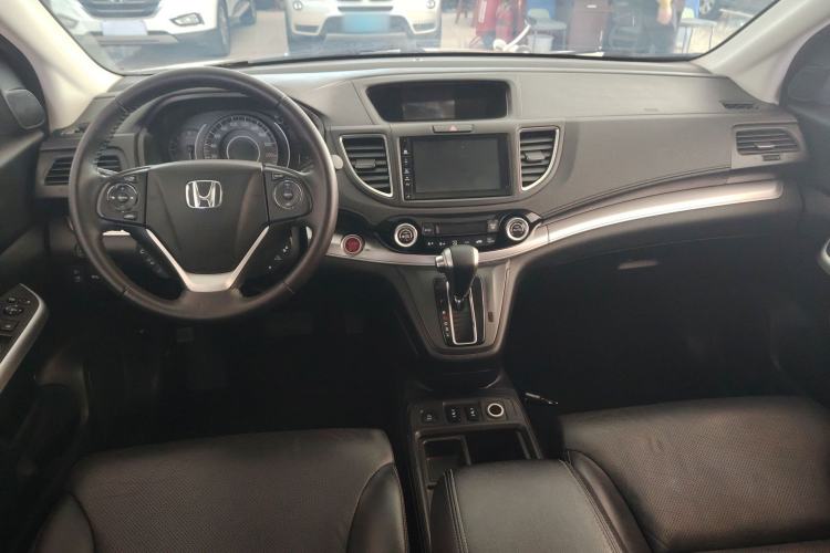 Used Honda CR-V 2015 2.4L two-wheel drive luxury version Interior 3