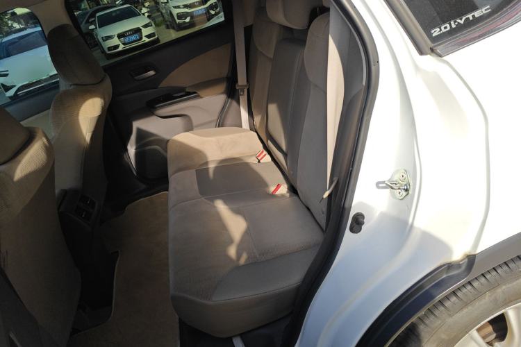 Used Honda CR-V 2015 2.0L 2WD Classic Edition Interior 4