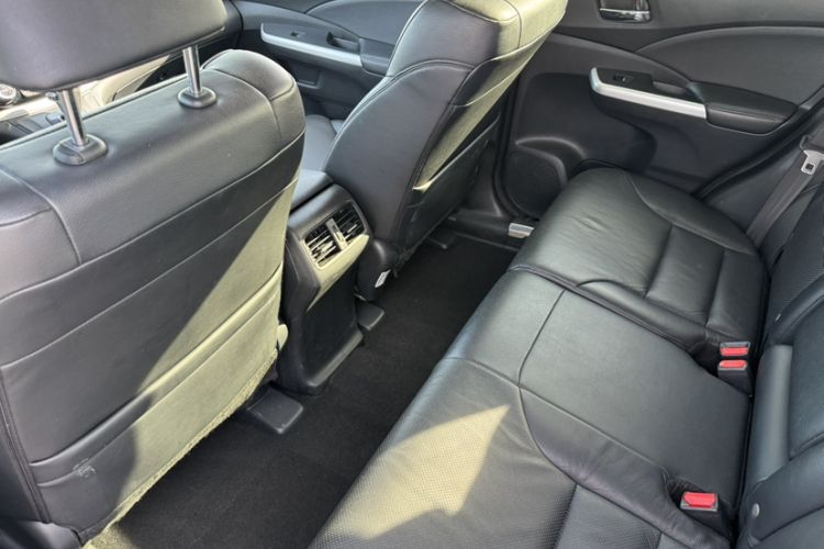 Used Honda CR-V 2015 2.4L four-wheel drive luxury version Interior 8