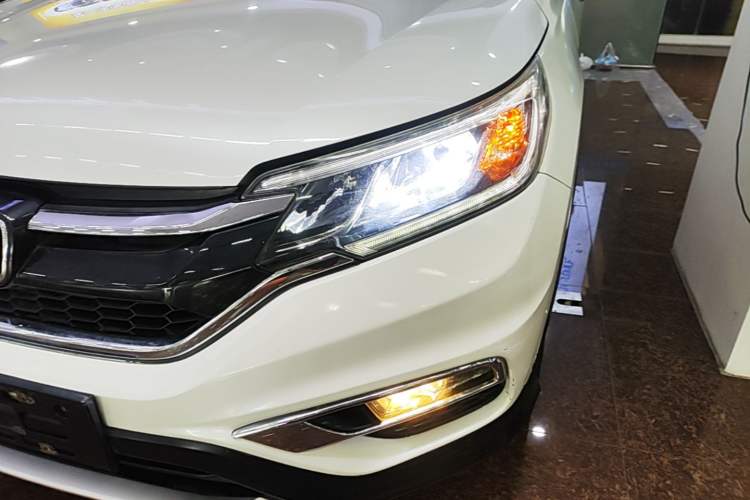 Used Honda CR-V 2015 2.4L two-wheel drive luxury version Left Front Headlight