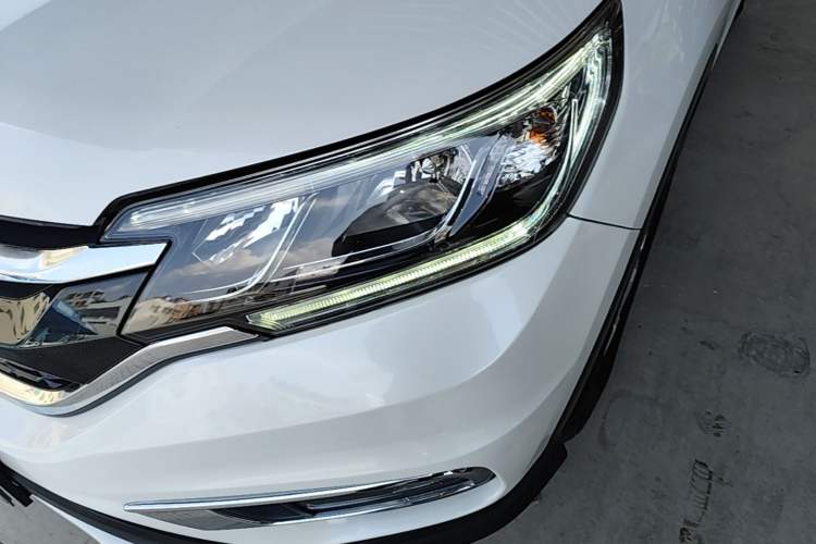 Used Honda CR-V 2015 2.4L two-wheel drive luxury version Left Front Headlight