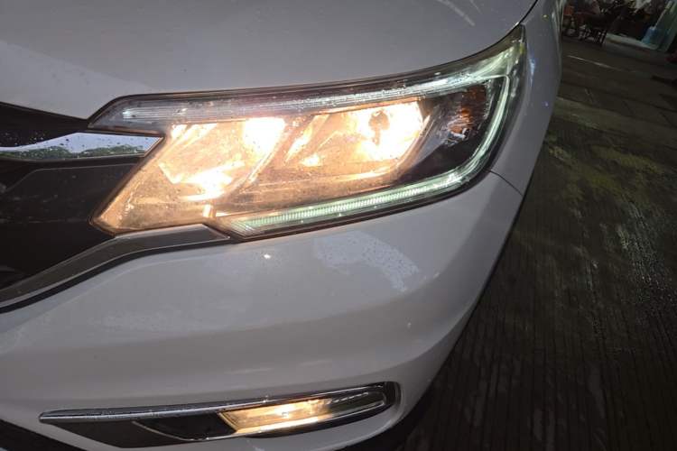 Used Honda CR-V 2015 2.0L two-wheel drive urban version Left Front Headlight