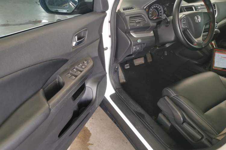 Used Honda CR-V 2015 2.0L two-wheel drive Fashion Edition Left Front Seat
