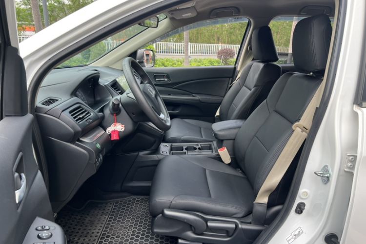 Used Honda CR-V 2015 2.0L two-wheel drive urban version Left Front Seat