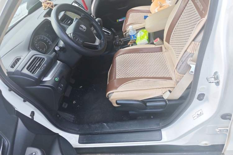 Used Honda CR-V 2015 2.0L two-wheel drive Fashion Edition Left Front Seat