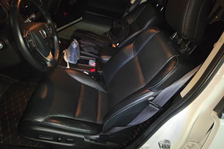 Used Honda CR-V 2015 2.4L two-wheel drive luxury version Left Front Seat