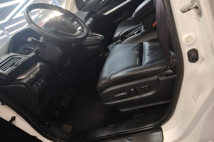 Used Honda CR-V 2015 2.4L two-wheel drive luxury version Left Front Seat