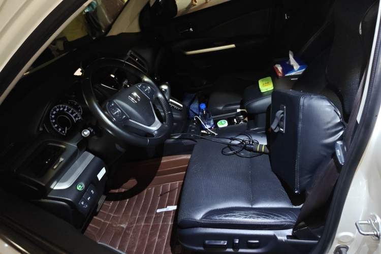 Used Honda CR-V 2015 2.4L two-wheel drive luxury version Left Front Seat