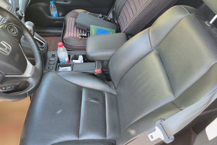 Used Honda CR-V 2015 2.4L two-wheel drive luxury version Left Front Seat