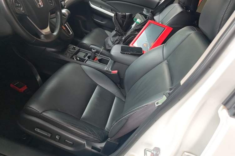 Used Honda CR-V 2015 2.4L two-wheel drive luxury version Left Front Seat