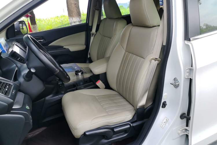 Used Honda CR-V 2015 2.0L two-wheel drive urban version Left Front Seat
