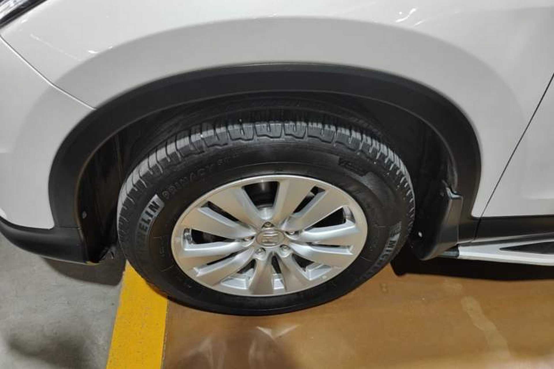 Used Honda CR-V 2015 2.0L two-wheel drive urban version Left Front Wheel Hub
