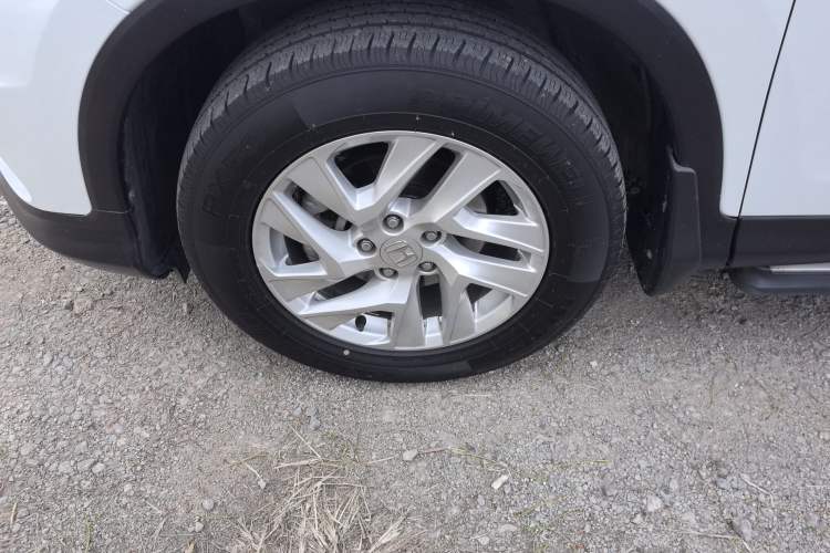 Used Honda CR-V 2015 2.4L two-wheel drive luxury version Left Front Wheel Hub