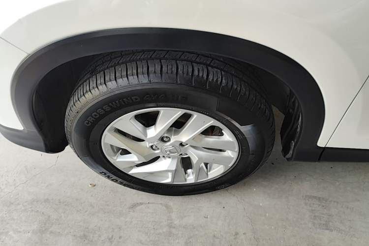 Used Honda CR-V 2015 2.4L two-wheel drive luxury version Left Front Wheel Hub
