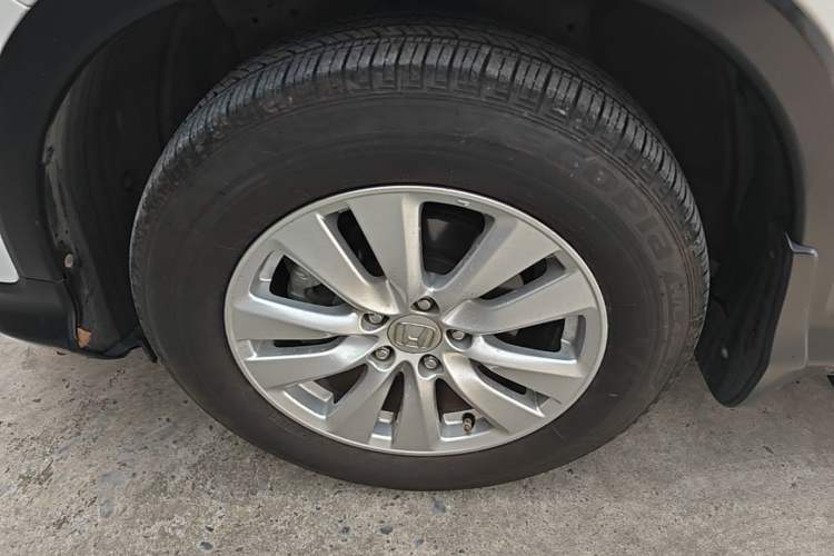 Used Honda CR-V 2015 2.0L two-wheel drive Fashion Edition Left Front Wheel Hub