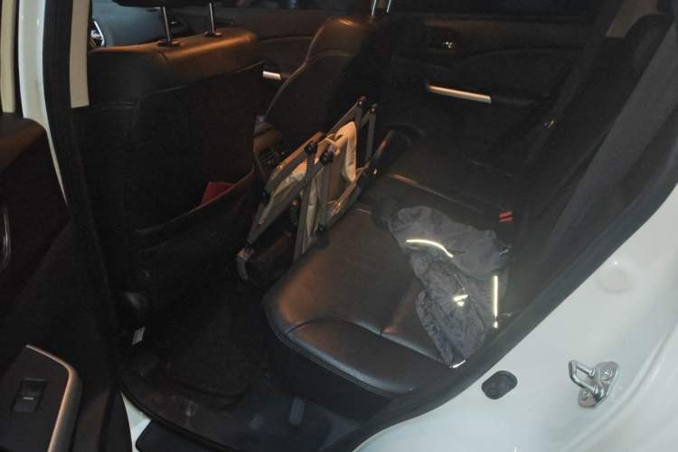 Used Honda CR-V 2015 2.4L two-wheel drive luxury version Left Rear Seat