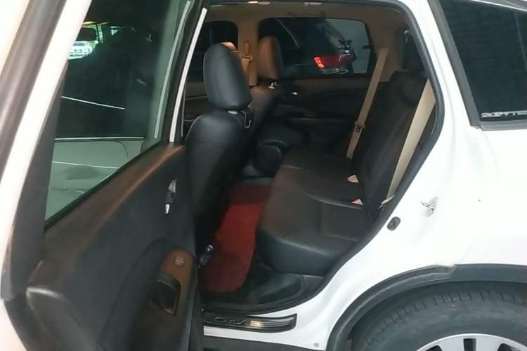 Used Honda CR-V 2015 2.0L two-wheel drive Fashion Edition Left Rear Seat