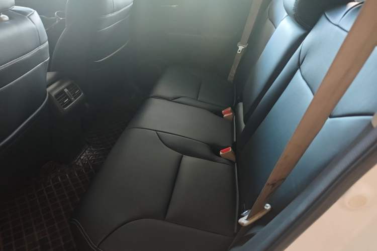 Used Honda CR-V 2015 2.0L two-wheel drive Fashion Edition Left Rear Seat
