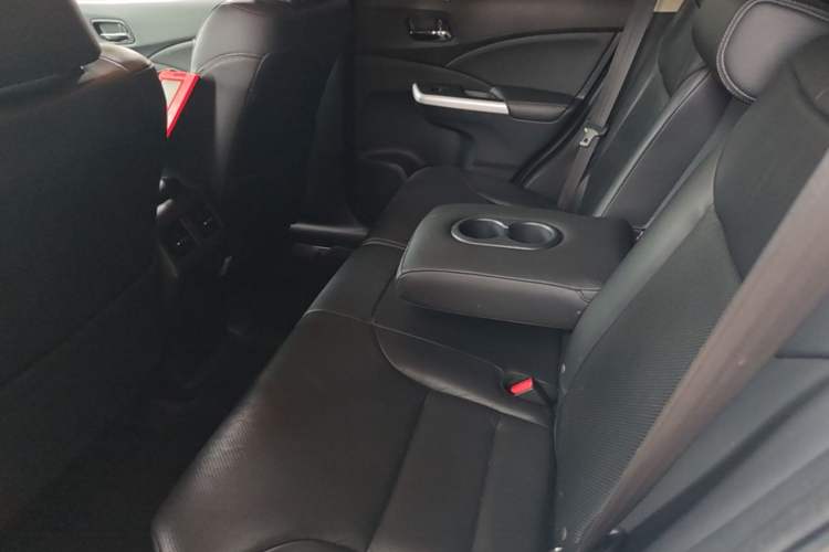 Used Honda CR-V 2015 2.4L two-wheel drive luxury version Left Rear Seat