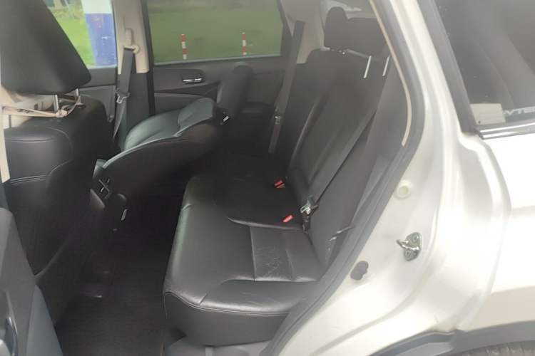 Used Honda CR-V 2015 2.4L two-wheel drive luxury version Left Rear Seat