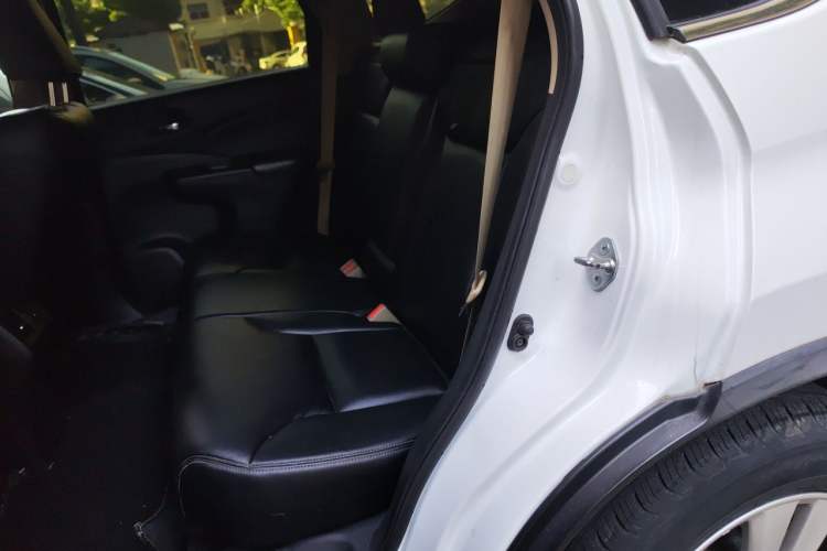 Used Honda CR-V 2015 2.0L two-wheel drive Fashion Edition Left Rear Seat