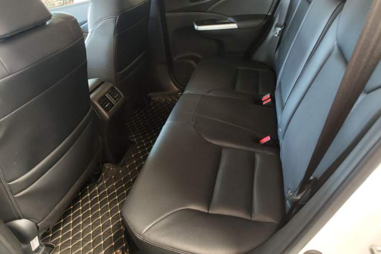 Used Honda CR-V 2015 2.4L two-wheel drive luxury version Left Rear Seat