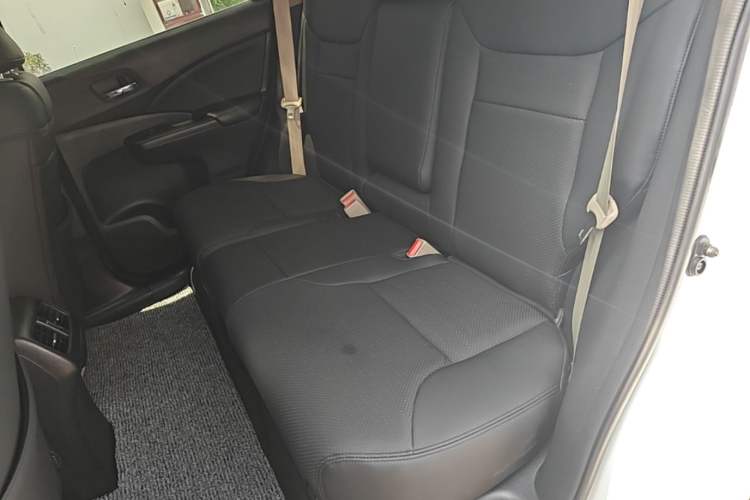 Used Honda CR-V 2015 2.0L two-wheel drive Fashion Edition Left Rear Seat