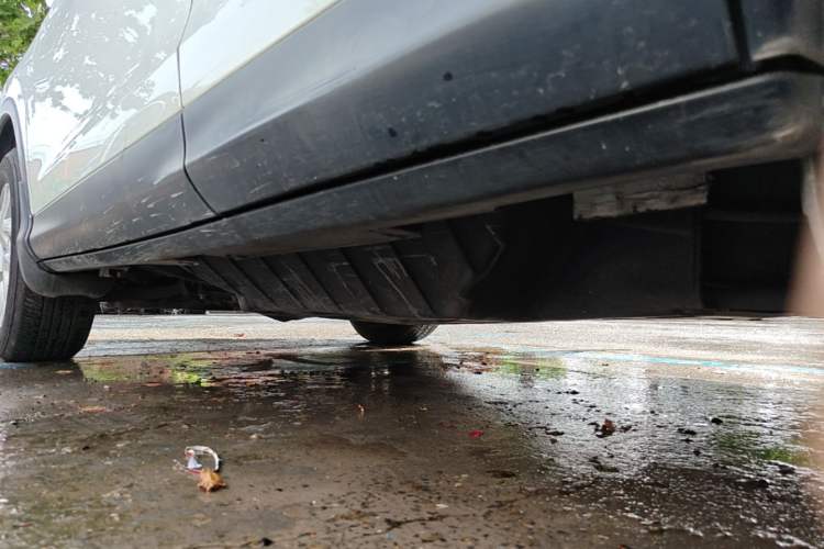 Used Honda CR-V 2015 2.4L two-wheel drive luxury version Left Side Sill