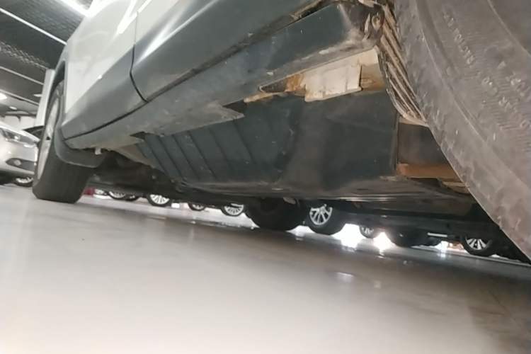 Used Honda CR-V 2015 2.0L two-wheel drive Fashion Edition Left Side Sill