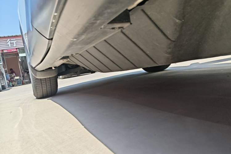 Used Honda CR-V 2015 2.4L two-wheel drive luxury version Left Side Sill