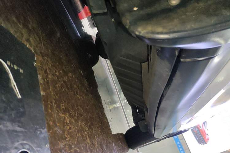 Used Honda CR-V 2015 2.4L two-wheel drive luxury version Left Side Sill