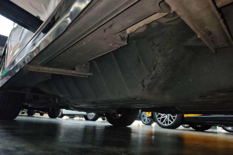 Used Honda CR-V 2015 2.0L two-wheel drive Fashion Edition Left Side Sill