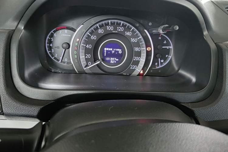 Used Honda CR-V 2015 2.0L two-wheel drive Fashion Edition Odometer Close Up