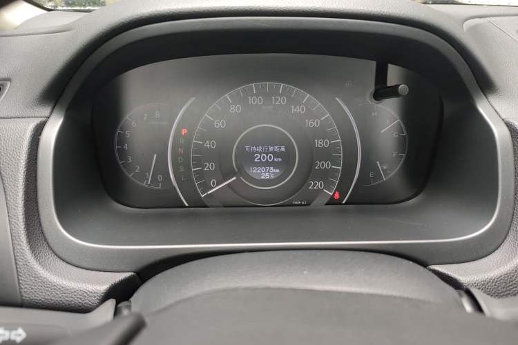 Used Honda CR-V 2015 2.4L four-wheel drive luxury version Odometer Close Up