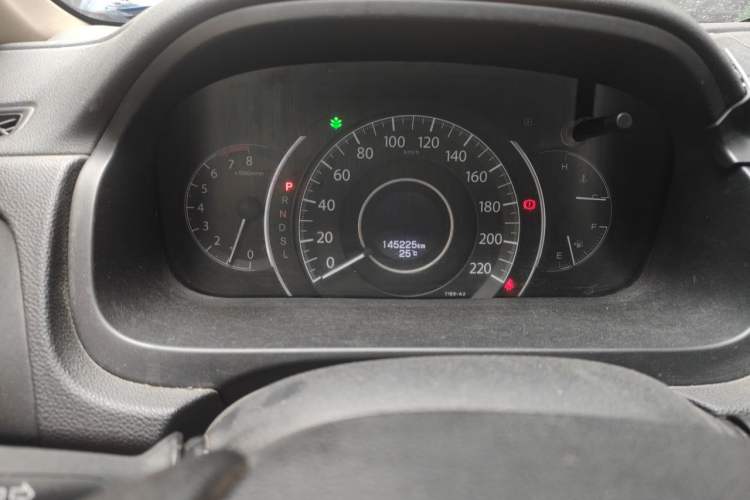 Used Honda CR-V 2015 2.0L two-wheel drive Fashion Edition Odometer Close Up