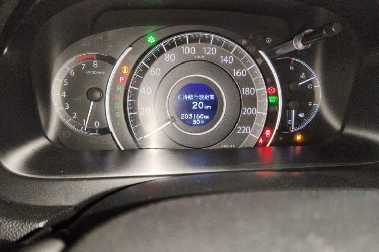 Used Honda CR-V 2015 2.4L two-wheel drive luxury version Odometer Close Up