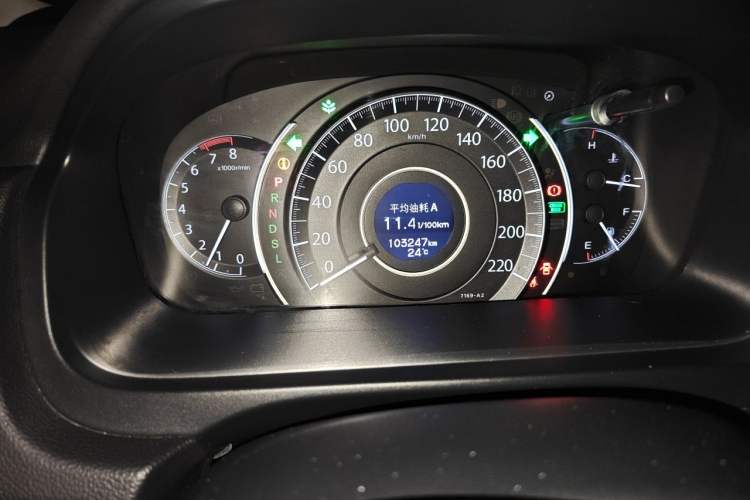 Used Honda CR-V 2015 2.4L two-wheel drive luxury version Odometer Close Up