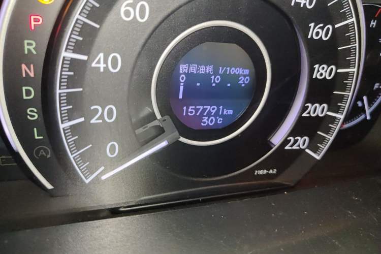 Used Honda CR-V 2015 2.0L two-wheel drive Fashion Edition Odometer Close Up