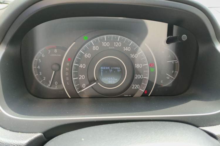 Used Honda CR-V 2015 2.4L Four-Wheel Drive Prestige Edition Odometer Close Up