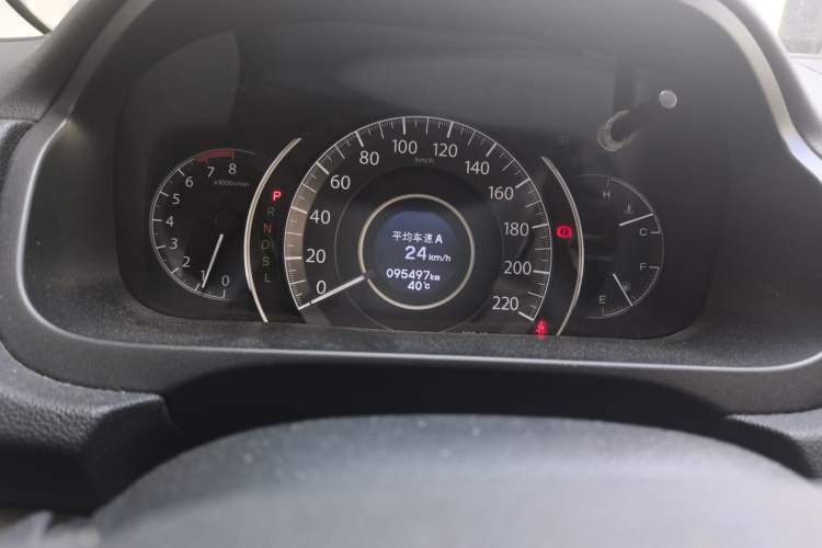 Used Honda CR-V 2015 2.0L two-wheel drive urban version Odometer Close Up