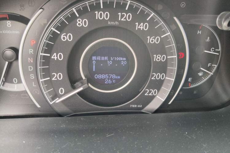 Used Honda CR-V 2015 2.0L two-wheel drive Fashion Edition Odometer Close Up