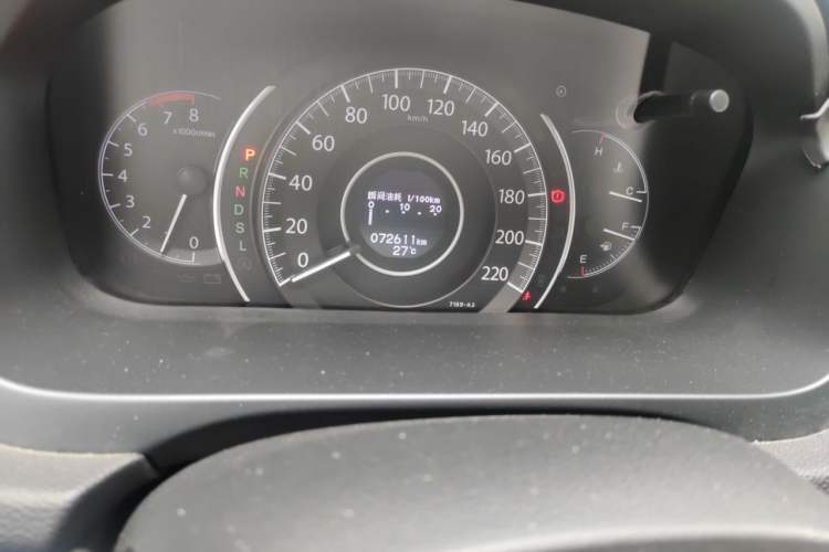 Used Honda CR-V 2015 2.0L two-wheel drive Fashion Edition Odometer Close Up
