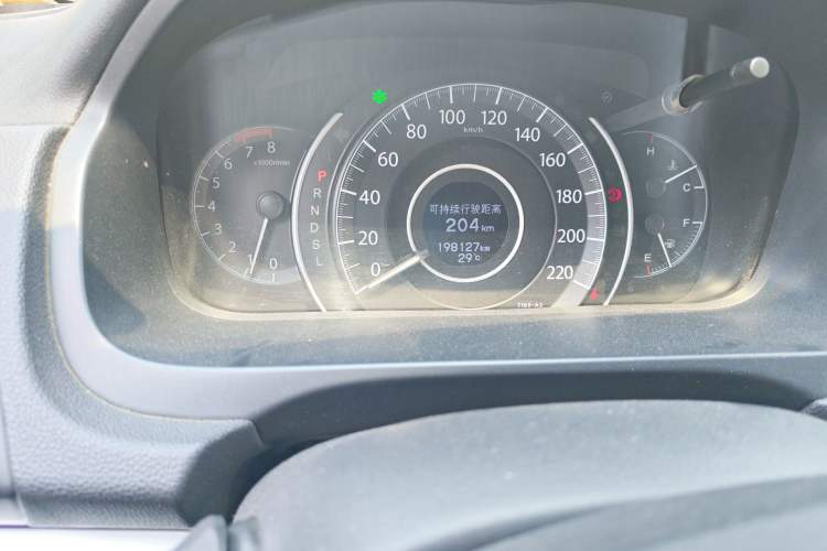 Used Honda CR-V 2015 2.0L two-wheel drive Fashion Edition Odometer Close Up