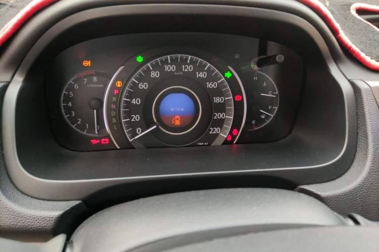 Used Honda CR-V 2015 2.0L two-wheel drive Fashion Edition Odometer Close Up