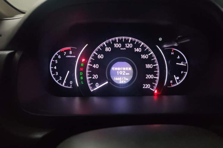 Used Honda CR-V 2015 2.0L two-wheel drive Fashion Edition Odometer Close Up