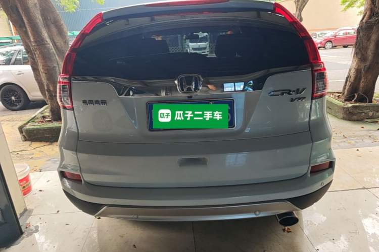 Used Honda CR-V 2015 2.4L two-wheel drive luxury version Rear