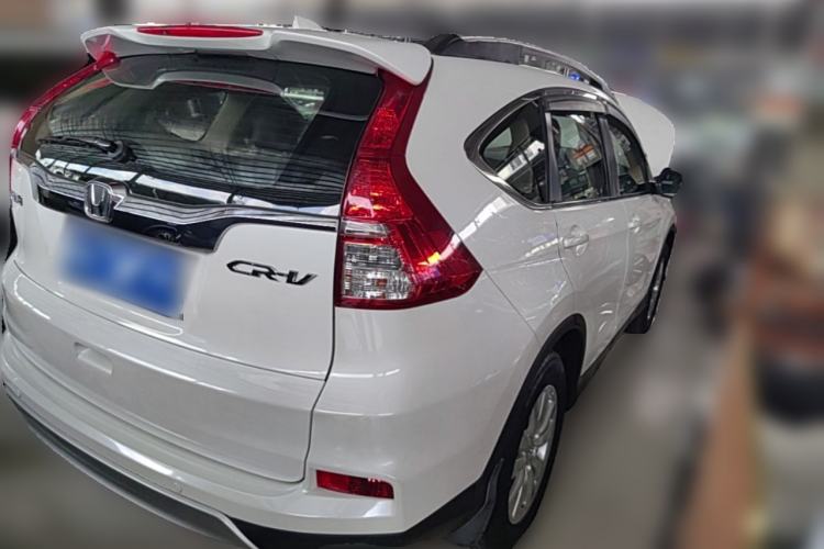 Used Honda CR-V 2015 2.0L two-wheel drive Fashion Edition Rear Right 45 Deg