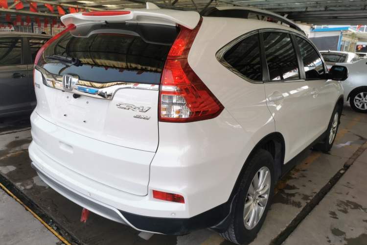 Used Honda CR-V 2015 2.0L two-wheel drive Fashion Edition Rear Right 45 Deg