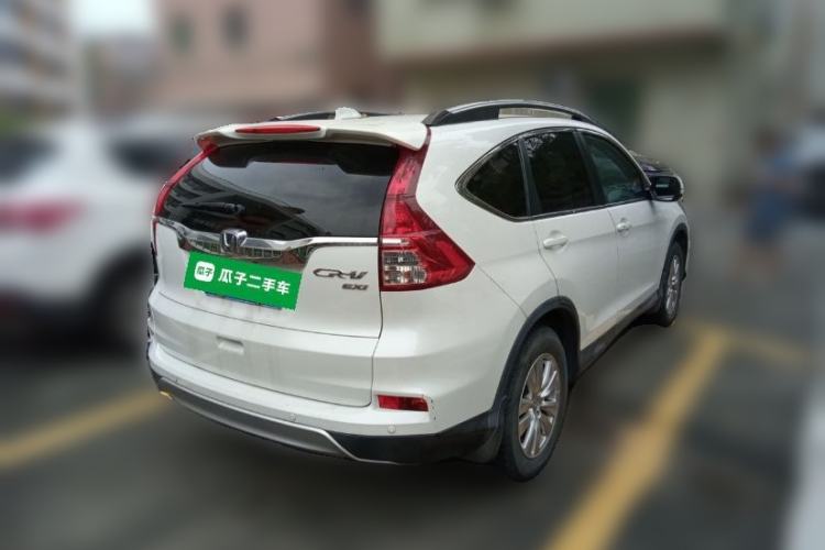Used Honda CR-V 2015 2.0L two-wheel drive Fashion Edition Rear Right 45 Deg