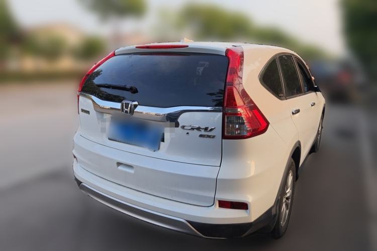 Used Honda CR-V 2015 2.0L two-wheel drive Fashion Edition Rear Right 45 Deg